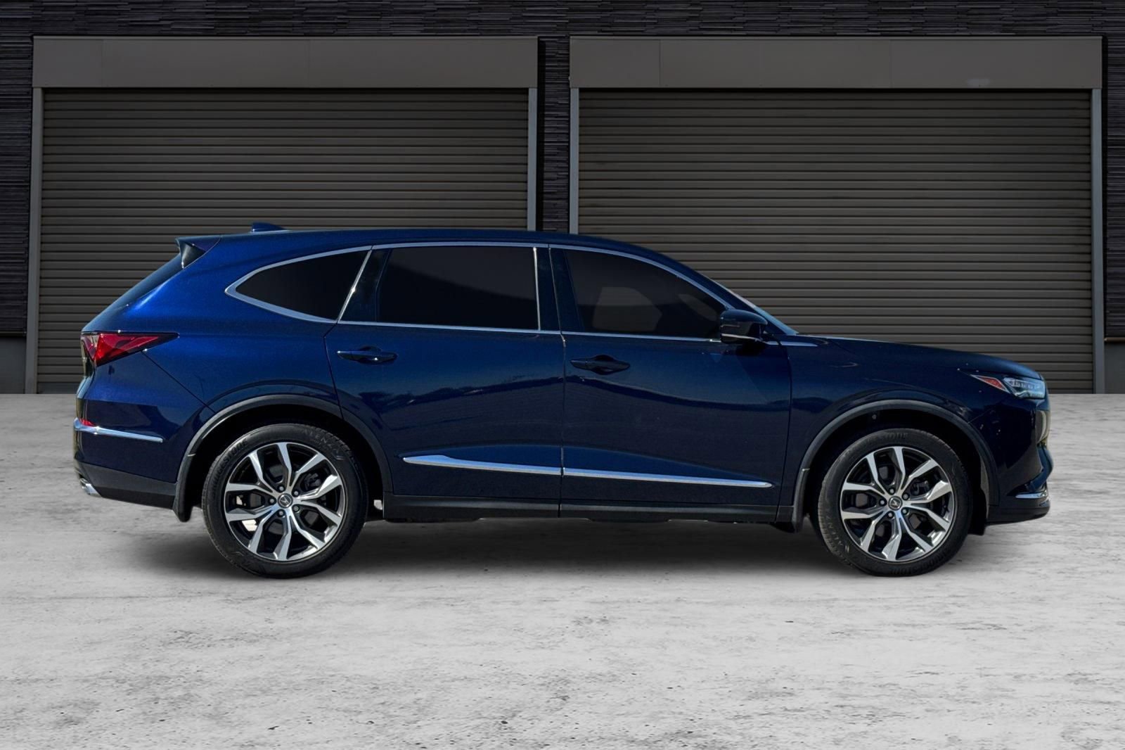 Used 2023 Acura MDX FWD w/ Technology Package image 3