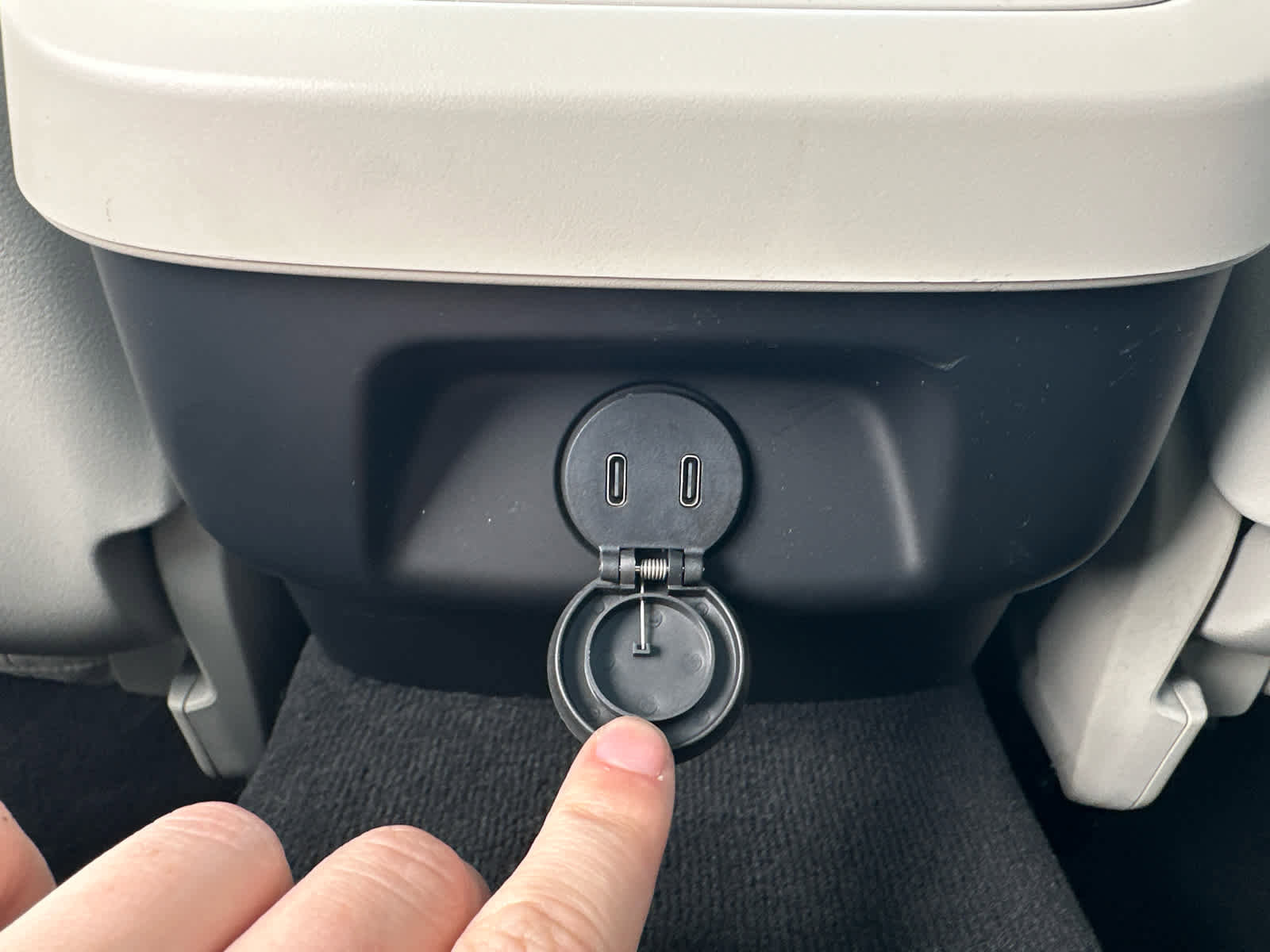 Used 2023 Volvo V60 B5 Cross Country Plus w/ Climate Package image 23