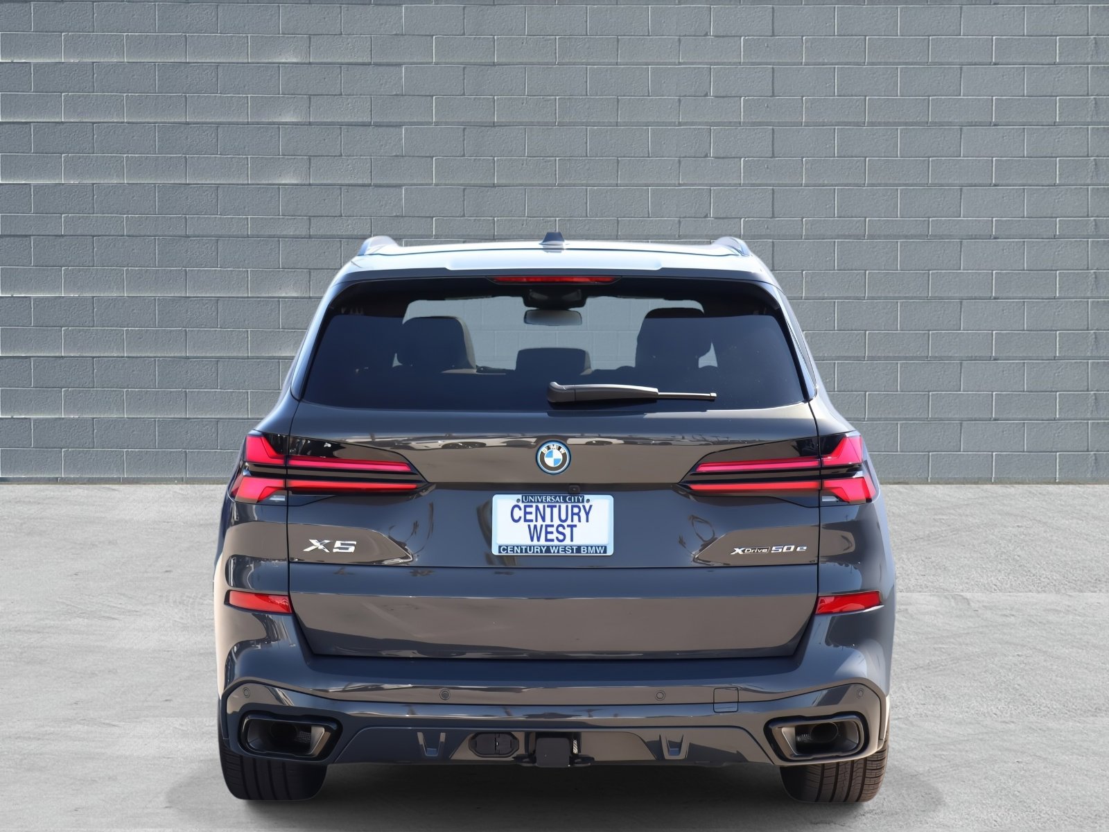 Used 2025 BMW X5 xDrive50e w/ M Sport Package image 4