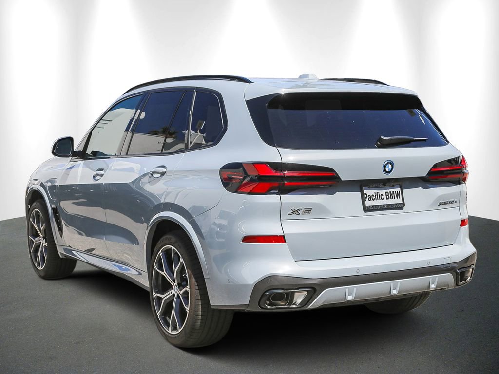 New 2026 BMW X5 xDrive50e w/ M Sport Package AWD/4WD image 4