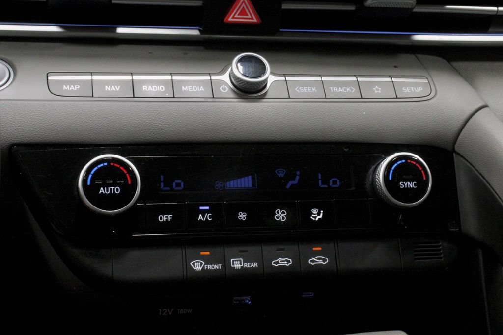 Used 2024 Hyundai Elantra SEL FWD image 30