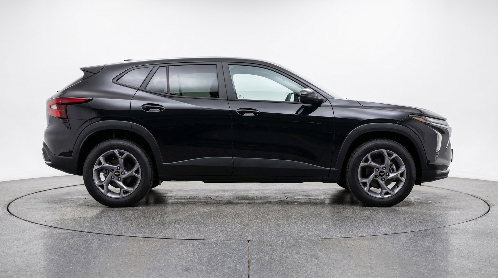Used 2025 Chevrolet Trax LT FWD image 11