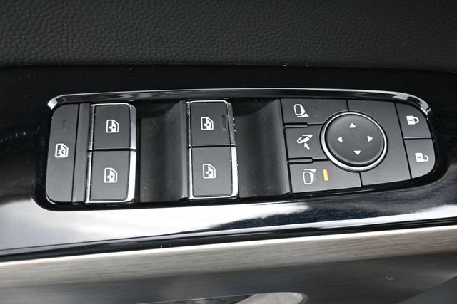 Used 2025 Nissan Pathfinder Platinum FWD image 14