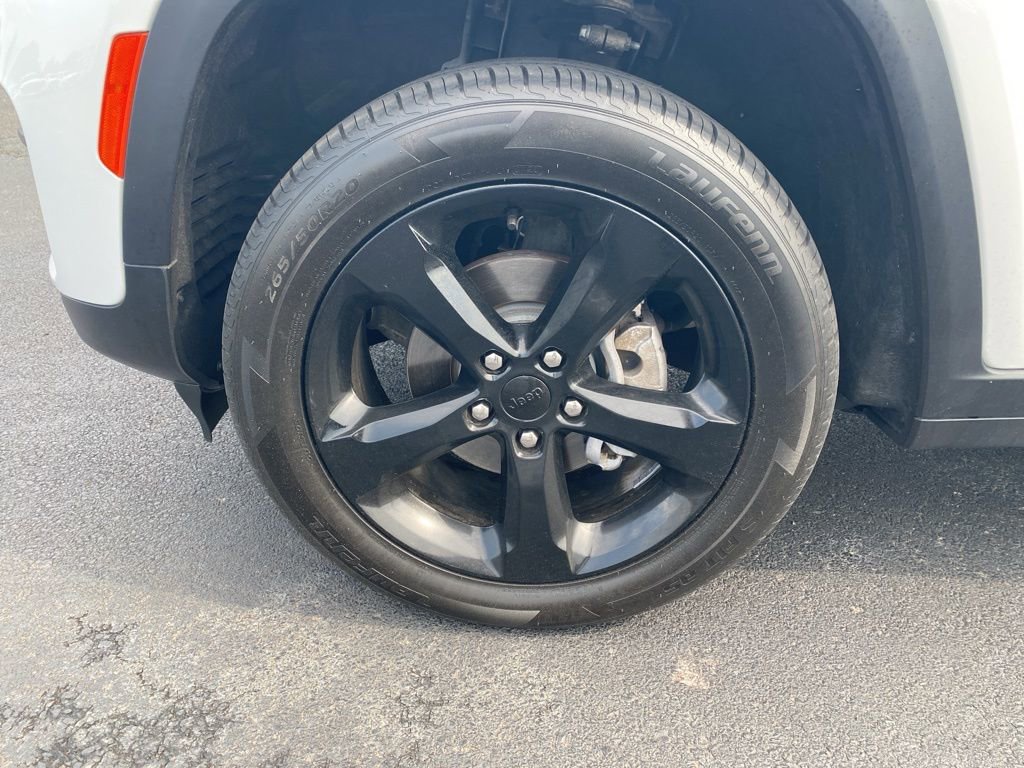 Used 2023 Jeep Grand Cherokee Altitude AWD/4WD image 44