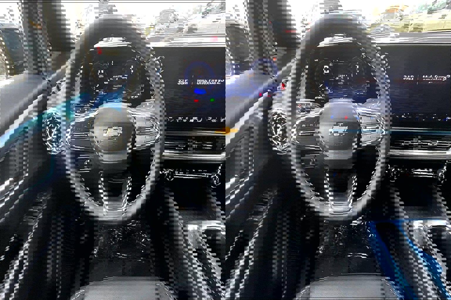 Used 2024 Chevrolet Equinox EV LT image 5