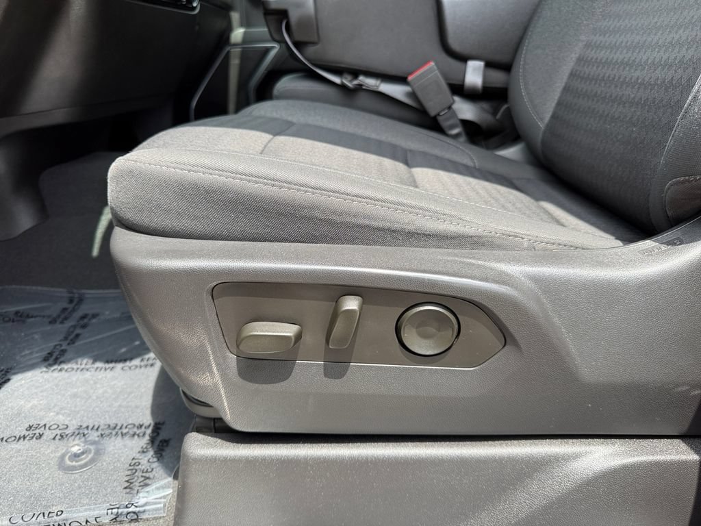 Used 2023 Chevrolet Silverado 1500 LT AWD/4WD image 10