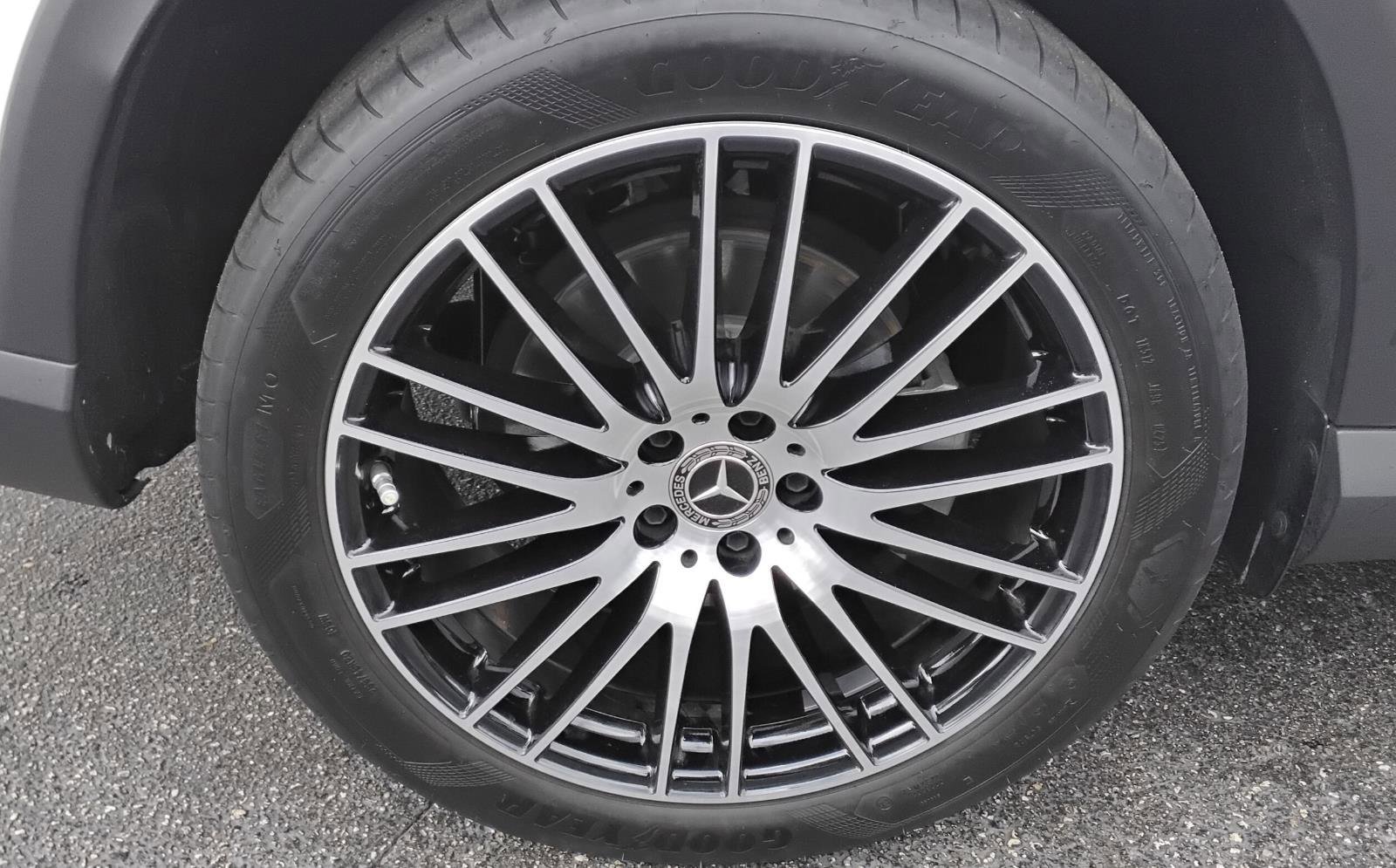 Used 2025 Mercedes-Benz GLC 300 GLC 300 image 13