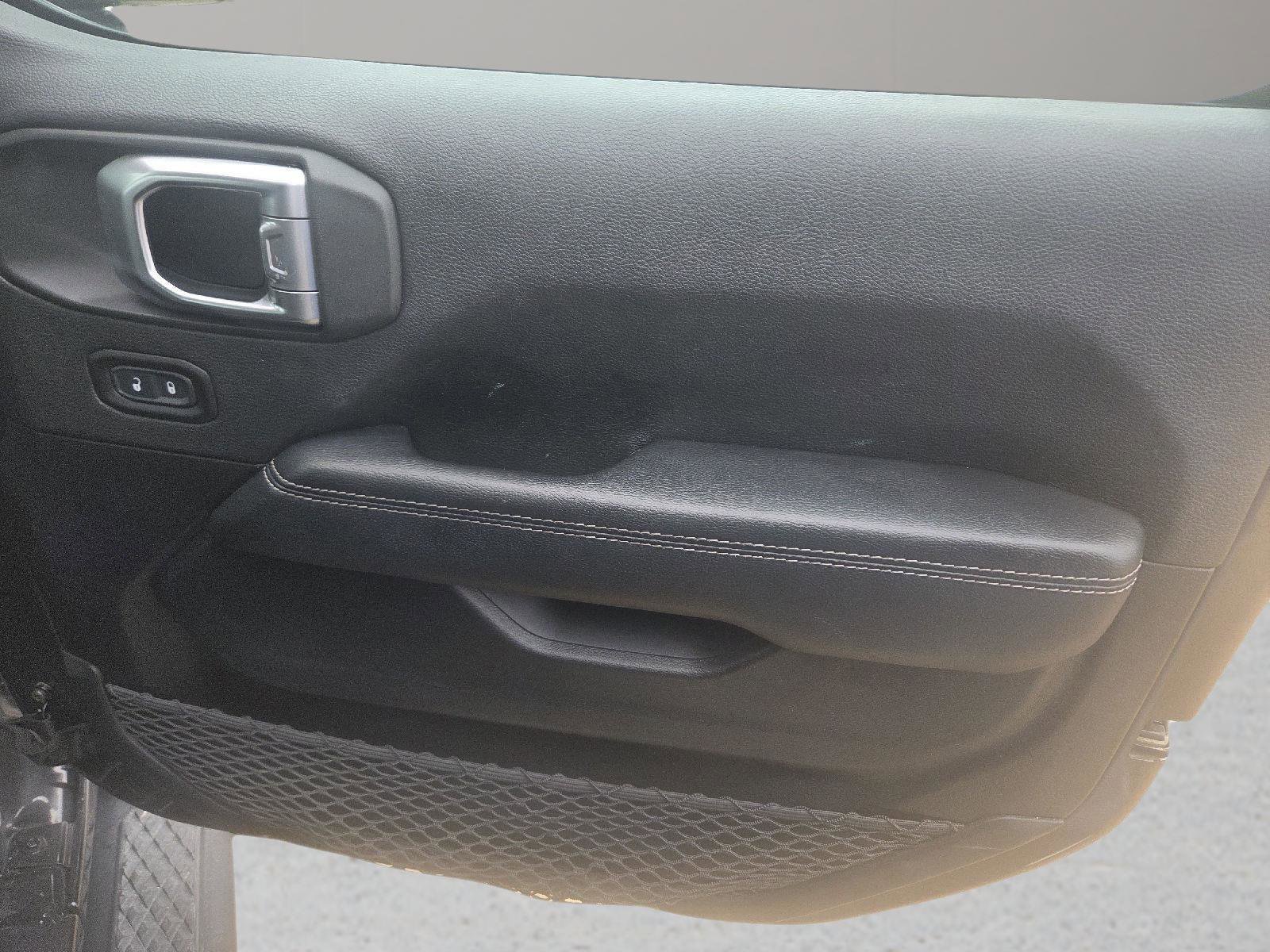 Used 2020 Jeep Gladiator Overland image 24