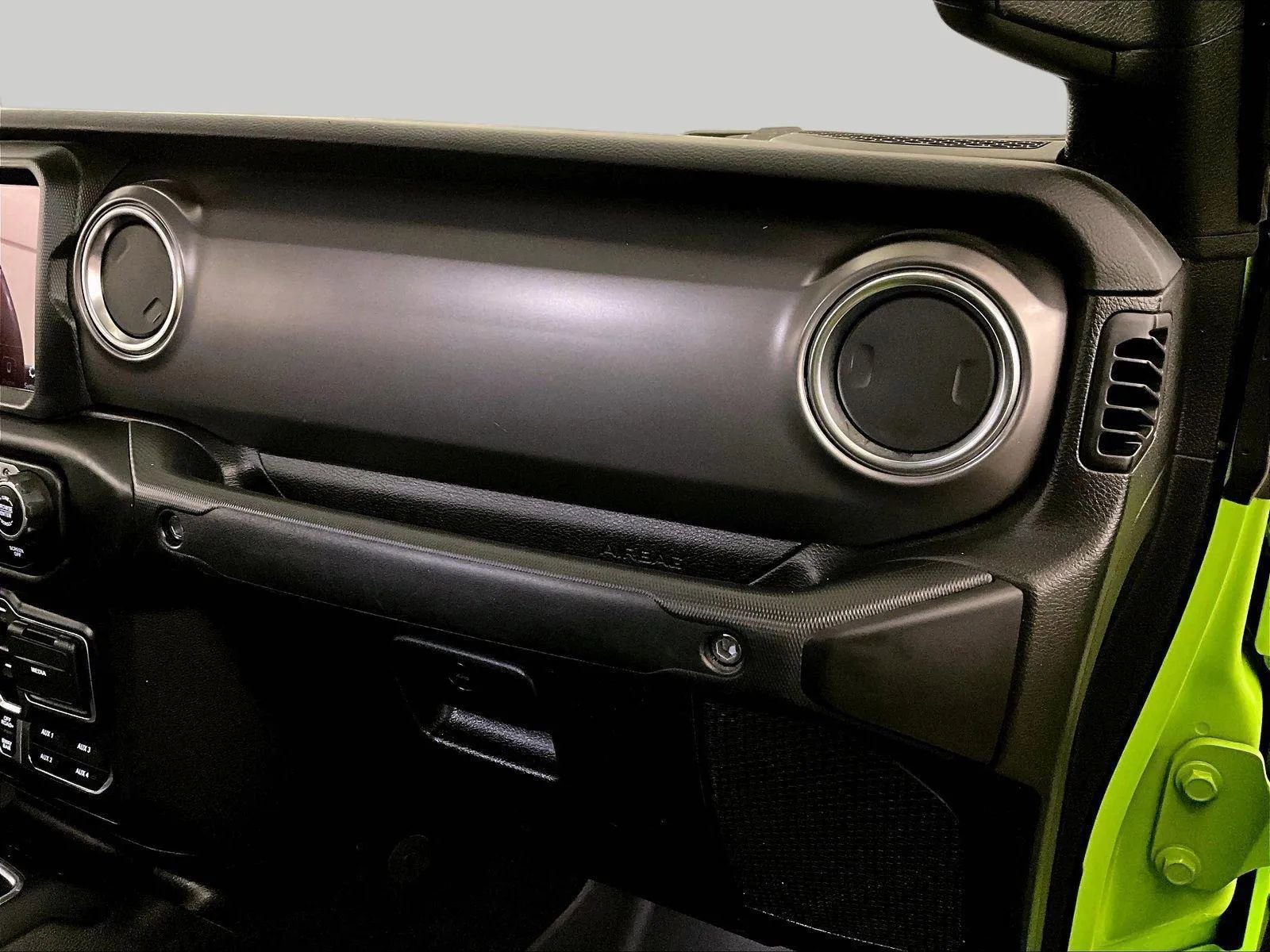 Used 2021 Jeep Gladiator Rubicon w/ Dual Top Group AWD/4WD image 15