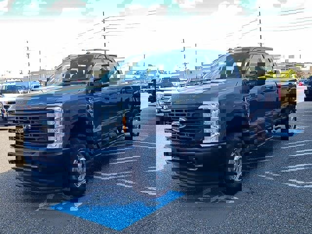 New 2026 Ford F250 4x4 Crew Cab Super Duty image 3