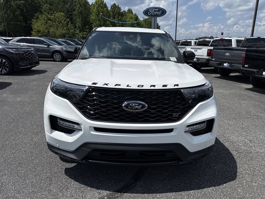 Used 2022 Ford Explorer ST w/ Equipment Group 401A AWD/4WD image 2