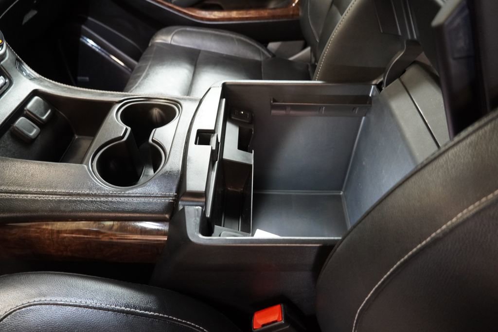 Used 2020 Chevrolet Suburban LT image 26