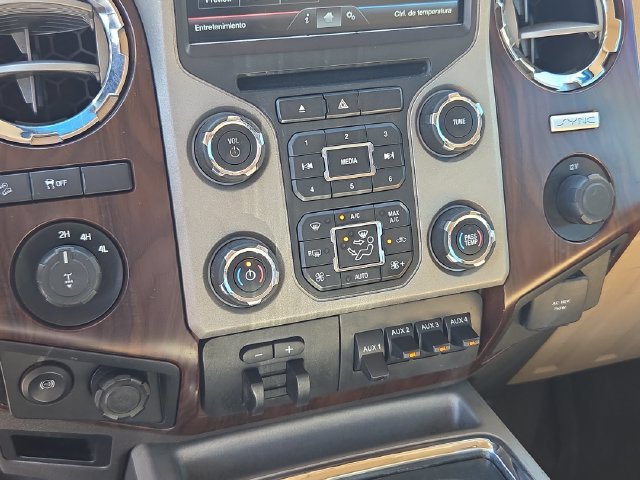 Used 2015 Ford F250 Lariat w/ Lariat Ultimate Package AWD/4WD image 18
