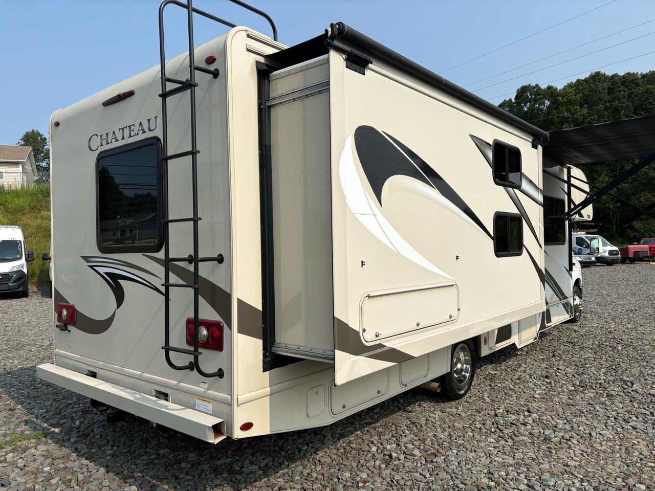 Used 2018 Ford E-450 and Econoline 450 Super Duty w/ Motorhome Prep Package RWD image 7