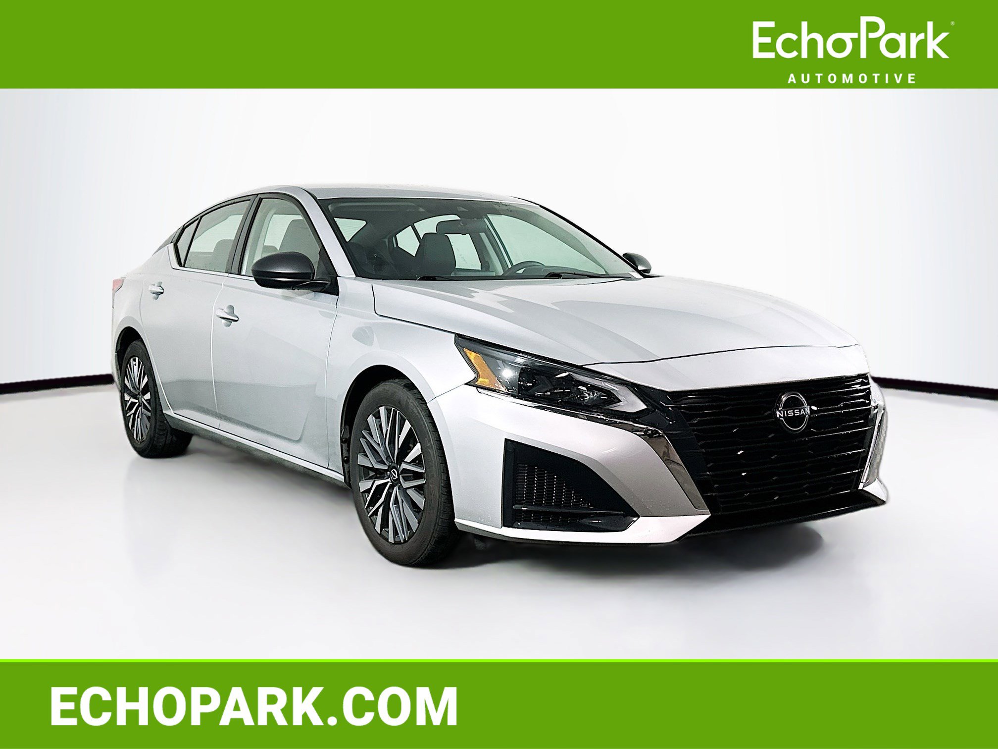 Used 2024 Nissan Altima 2.5 SV image 1
