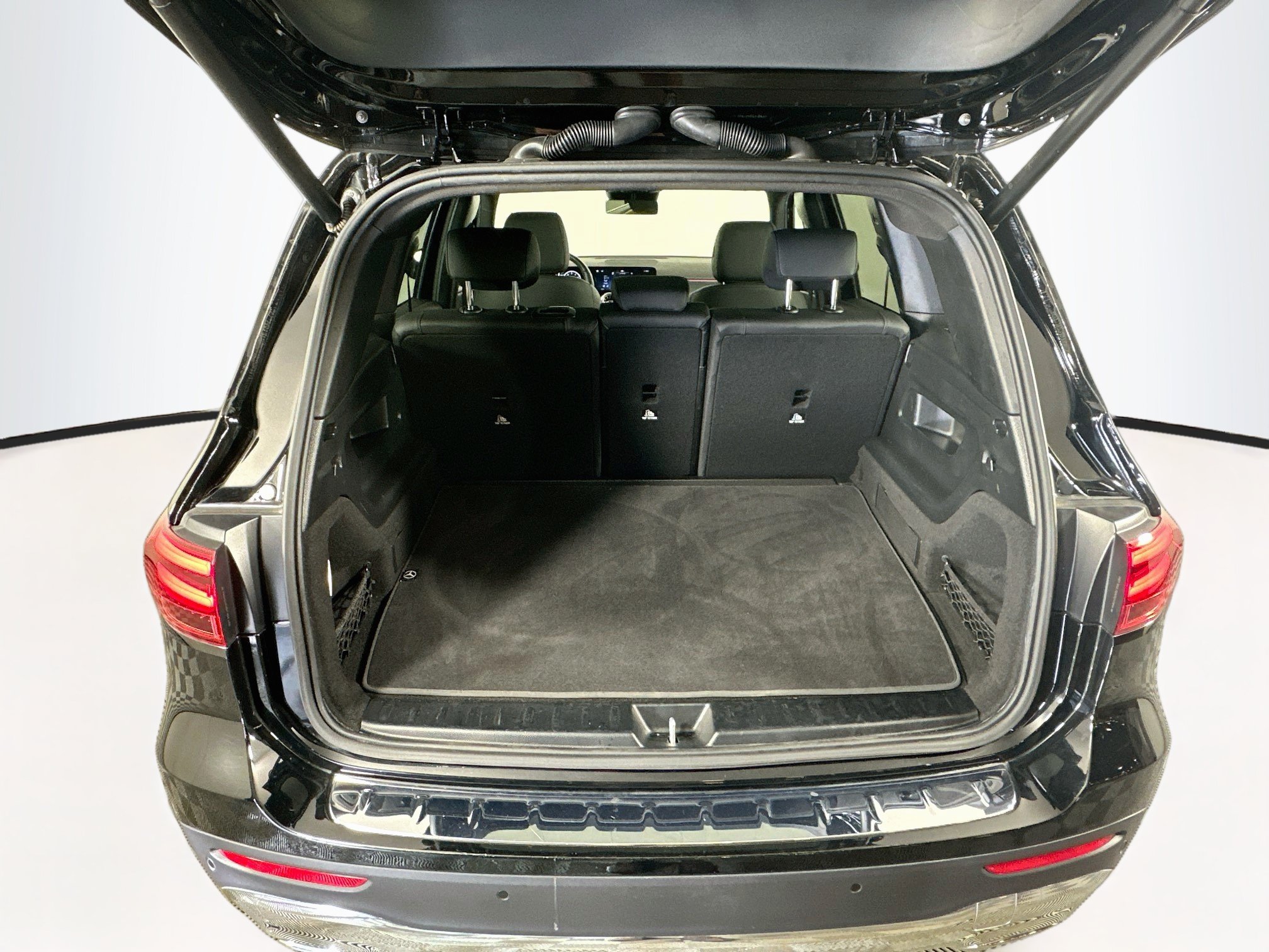 Used 2025 Mercedes-Benz GLB 250 image 28