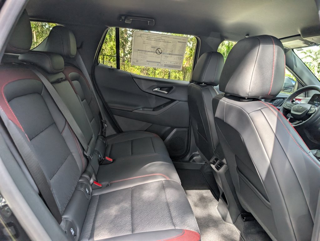 New 2027 Chevrolet Equinox RS w/ Safety and Technology Package FWD image 18