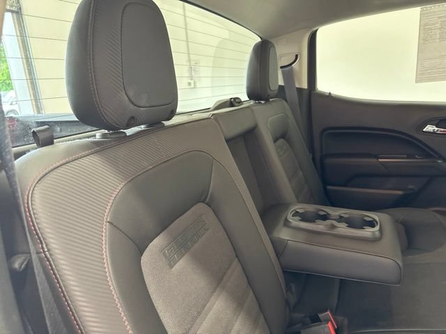 Used 2015 GMC Canyon SLE w/ All-Terrain Package AWD/4WD image 11