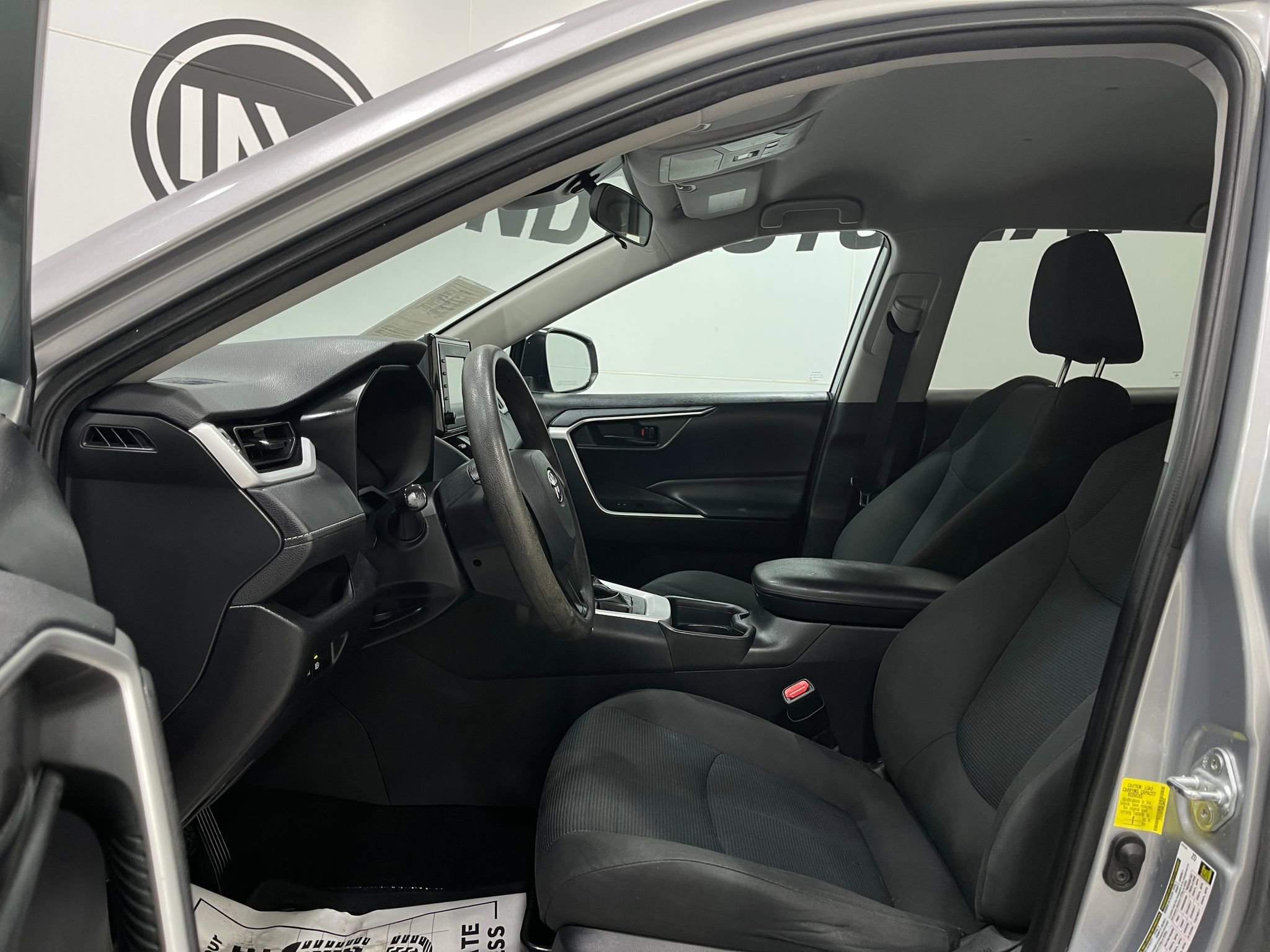 Used 2021 Toyota RAV4 LE w/ Carpet Mat Package (TMS) AWD/4WD image 11