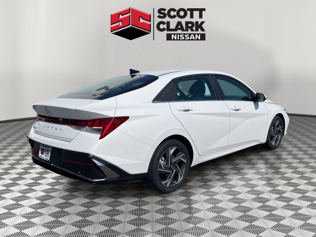 Used 2024 Hyundai Elantra SEL FWD image 6