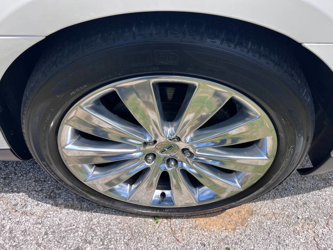 Used 2014 Lincoln MKS AWD w/ Equipment Group 201A image 15