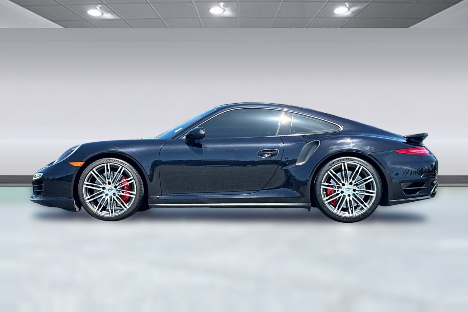 Used 2016 Porsche 911 Turbo image 2