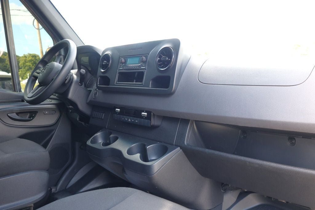 Used 2024 Mercedes-Benz Sprinter 3500 image 27