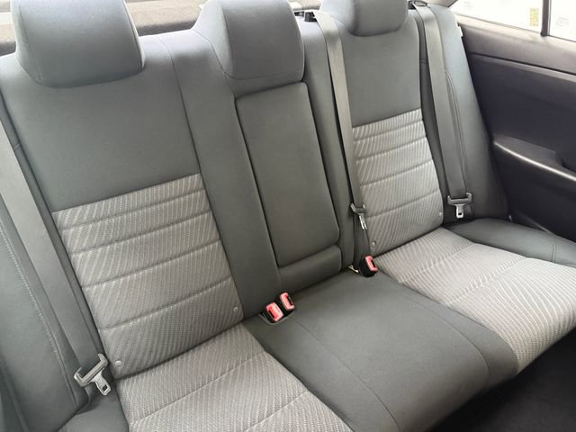 Used 2017 Toyota Camry LE FWD image 41