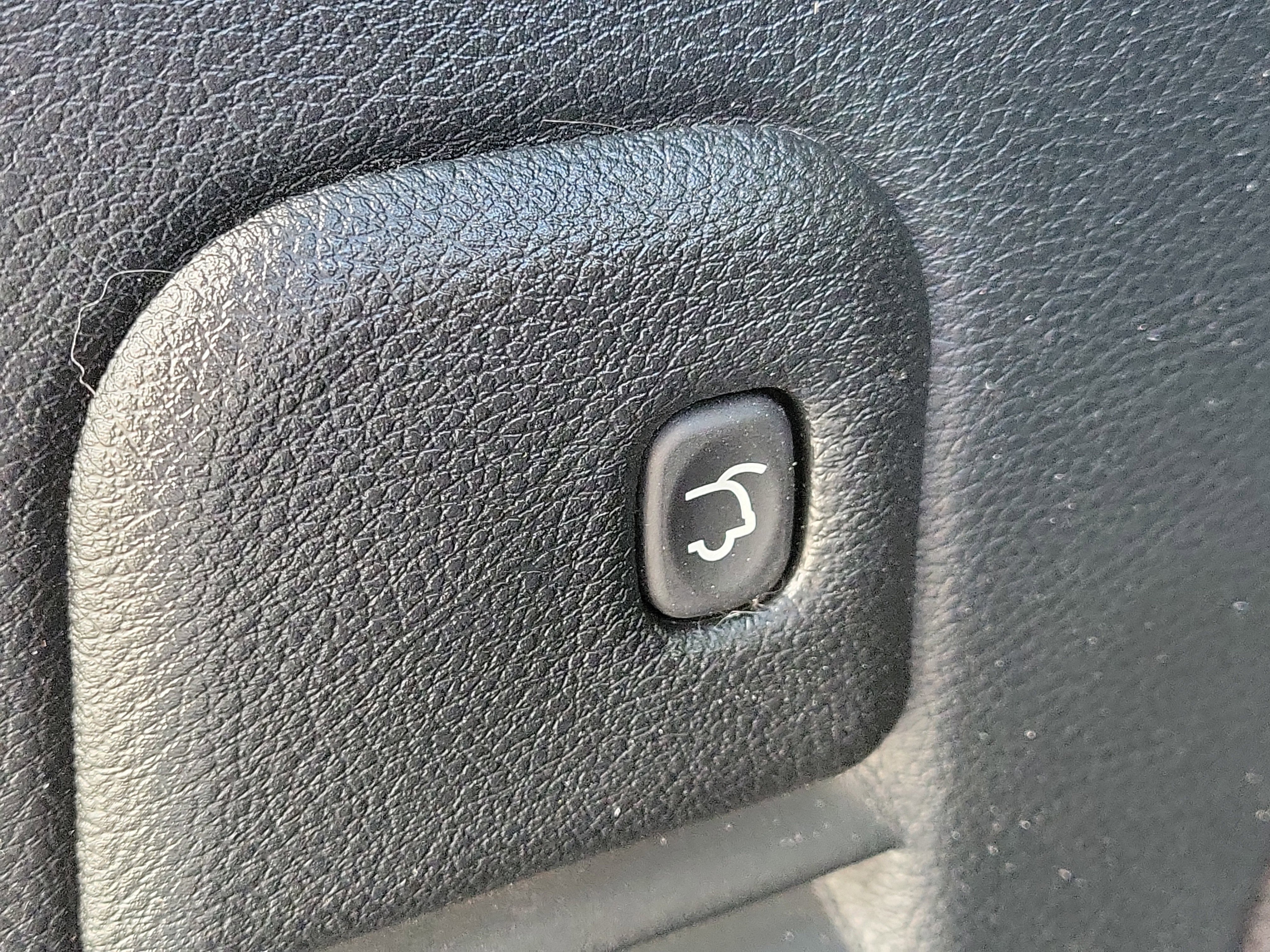 Used 2017 Jeep Grand Cherokee Laredo image 8