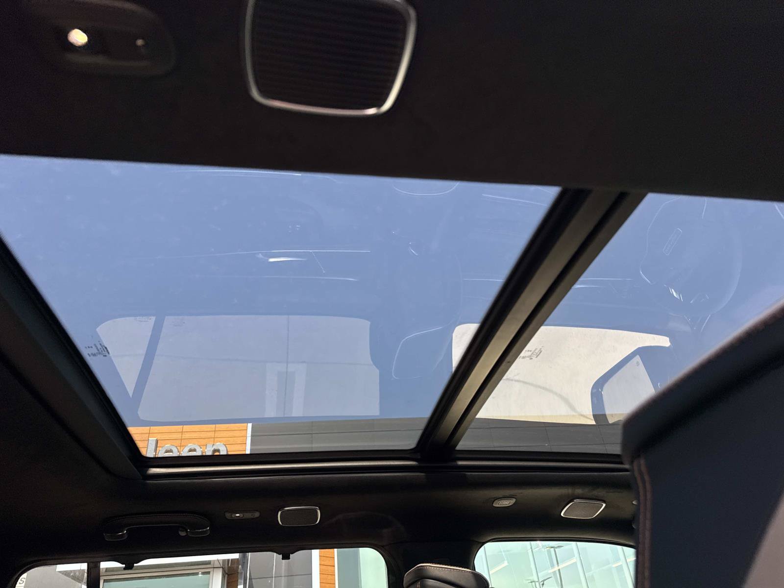 New 2026 Jeep Grand Wagoneer Summit AWD/4WD image 11