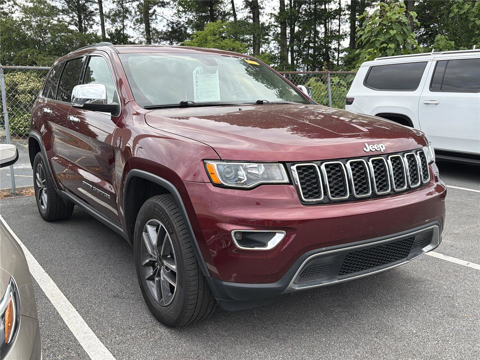 Used 2019 Jeep Grand Cherokee Limited AWD/4WD image 3