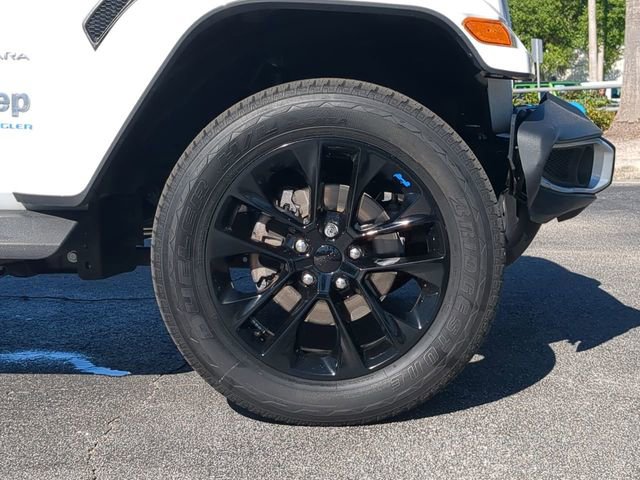 Certified 2023 Jeep Wrangler Sahara w/ Dual Top Group image 11