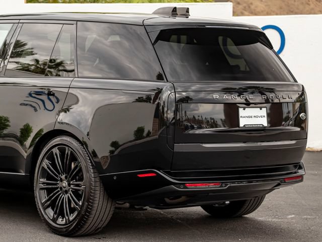 Used 2023 Land Rover Range Rover SE AWD/4WD image 10