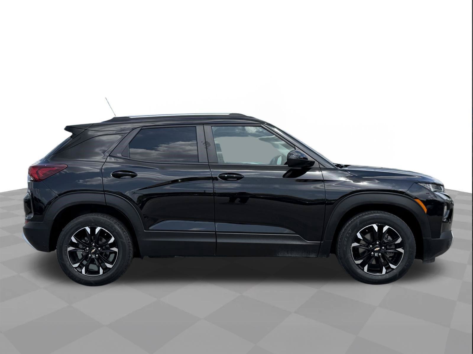 Used 2023 Chevrolet TrailBlazer LT w/ Convenience Package FWD image 6