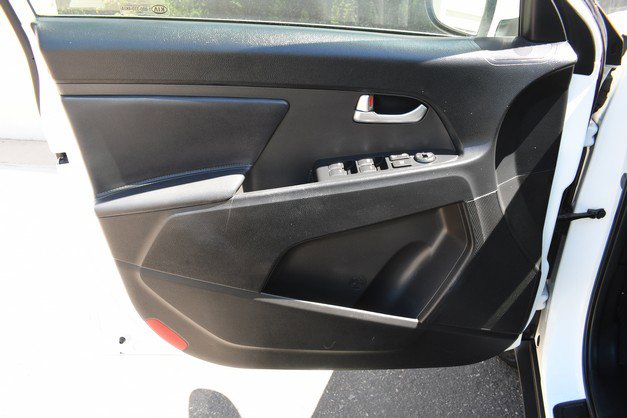 Used 2011 Kia Sportage EX w/ Premium Pkg w/Leather Seats FWD image 13