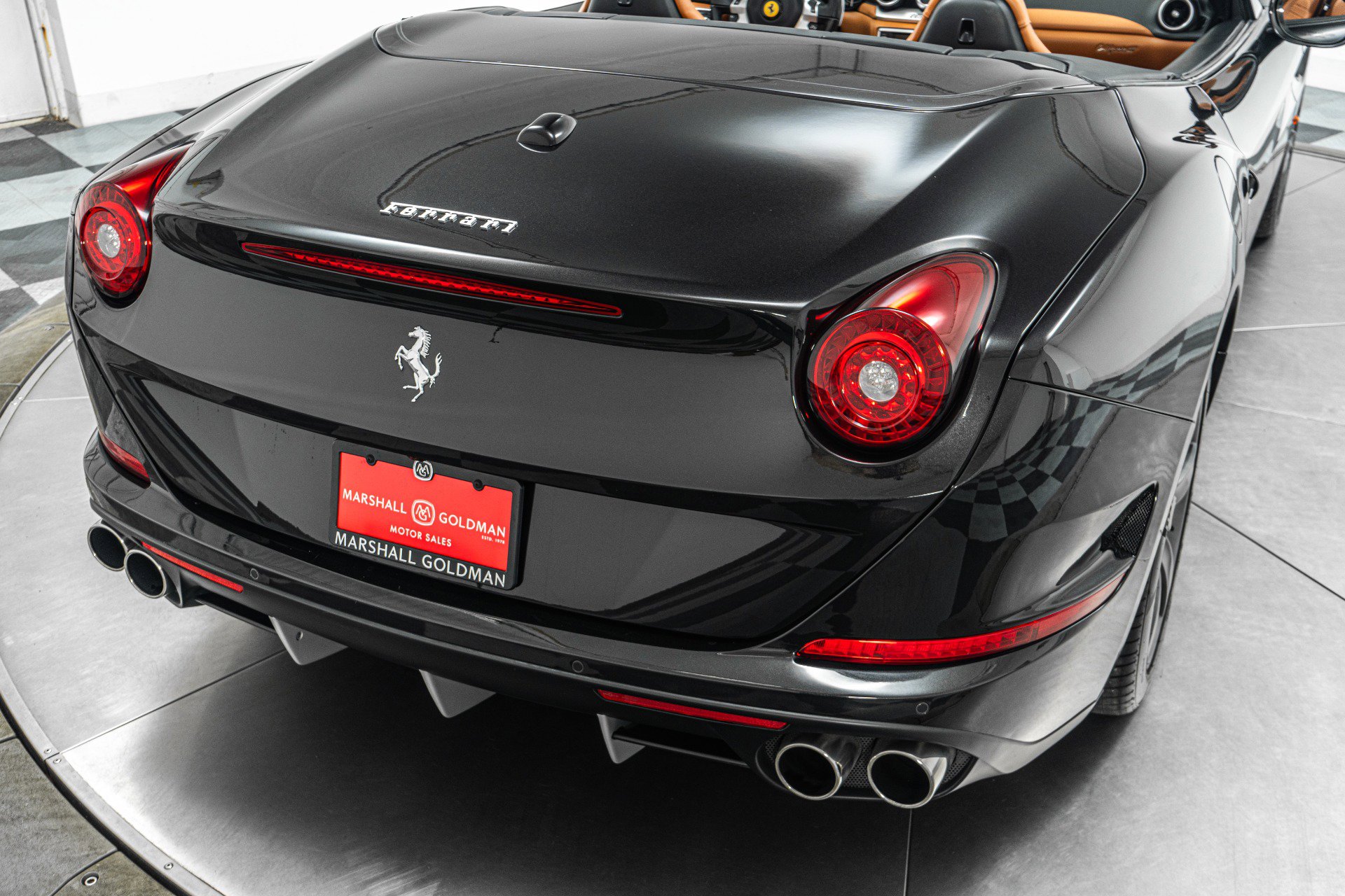 Used 2015 Ferrari California T RWD image 37