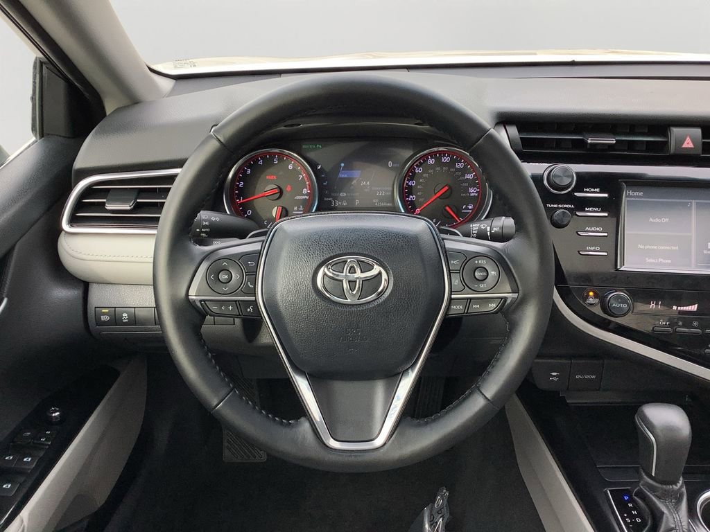 Used 2018 Toyota Camry XSE image 19