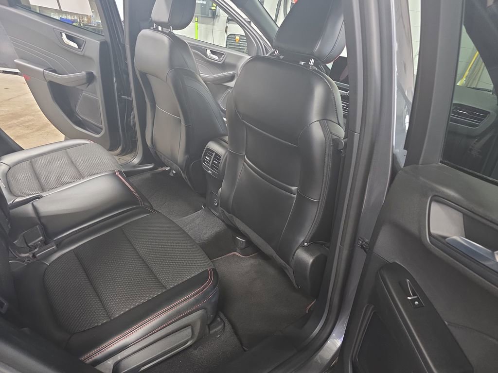 Used 2023 Ford Escape ST-Line image 11