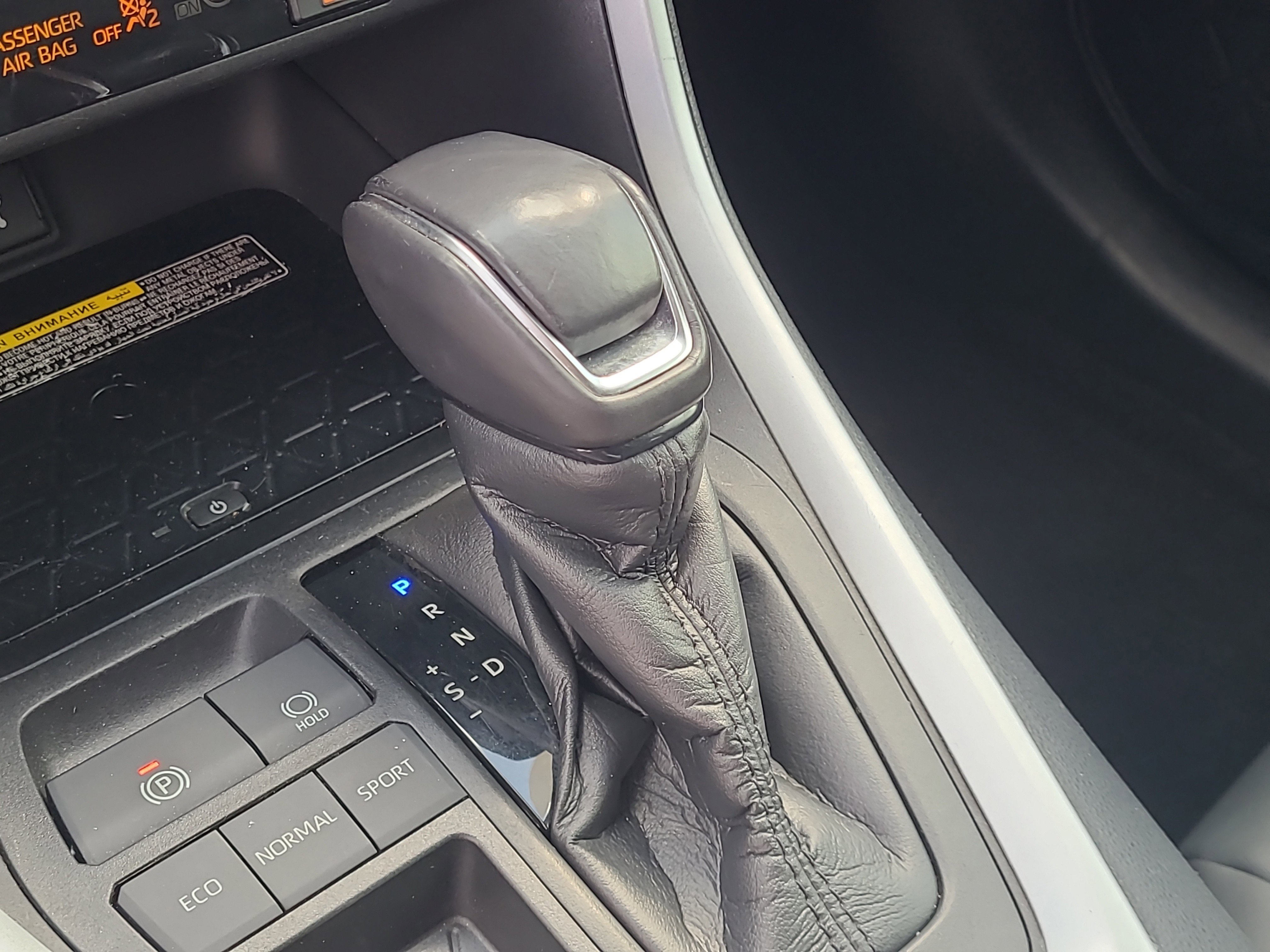 Used 2021 Toyota RAV4 XLE Premium image 27