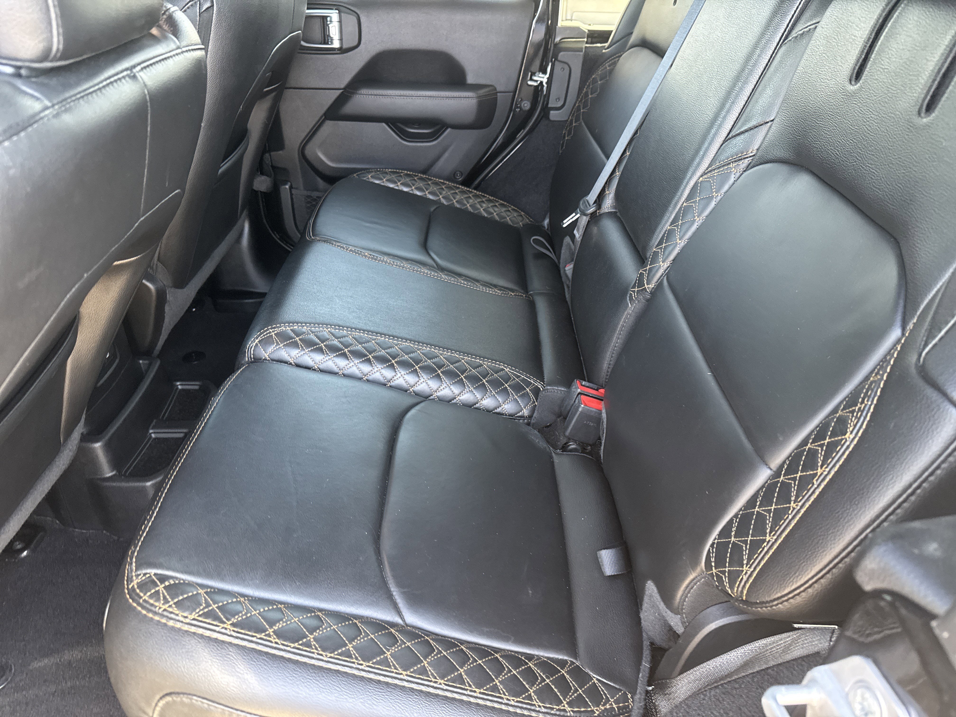 Used 2021 Jeep Wrangler Unlimited Sahara image 5