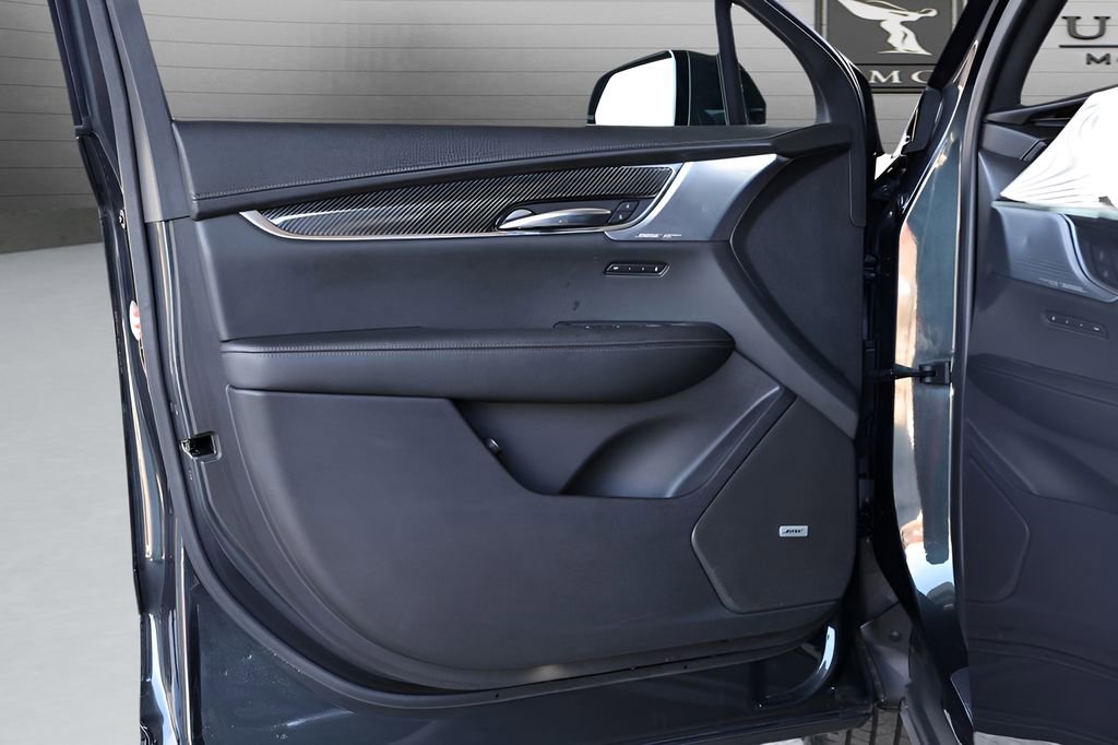 Used 2022 Cadillac XT6 Sport image 35