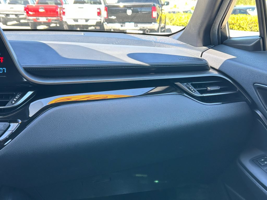 Used 2019 Toyota C-HR LE FWD image 24