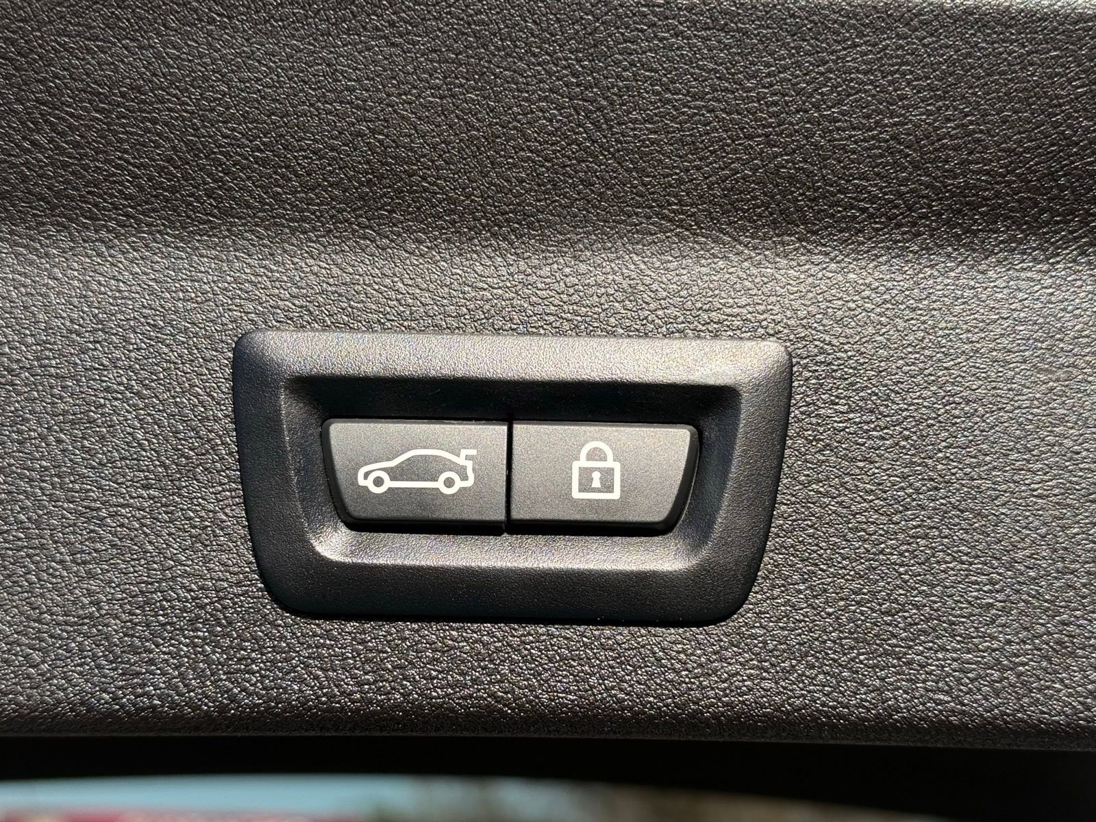 Used 2019 BMW X3 xDrive30i w/ Convenience Package image 13