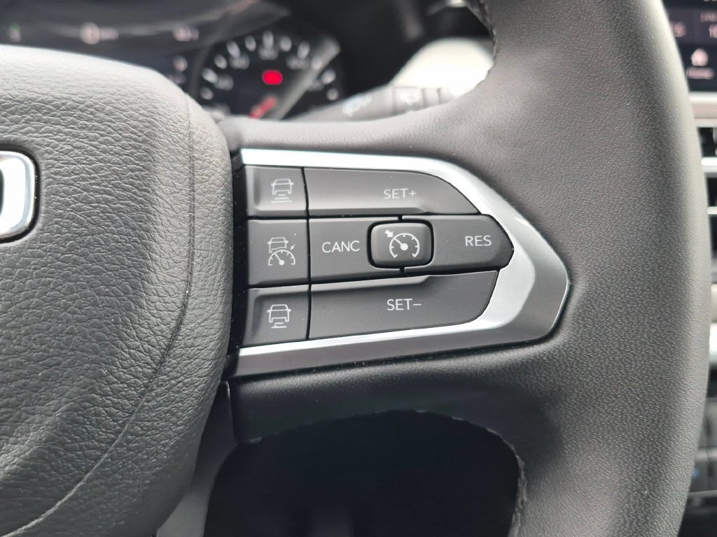 Used 2025 Jeep Compass Limited AWD/4WD image 15