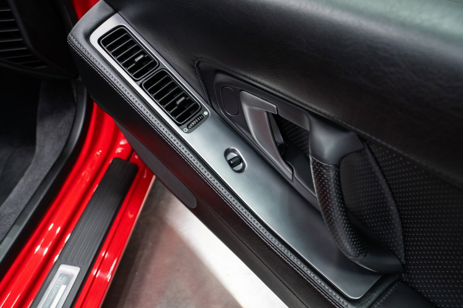 Used 2005 Acura NSX T image 30