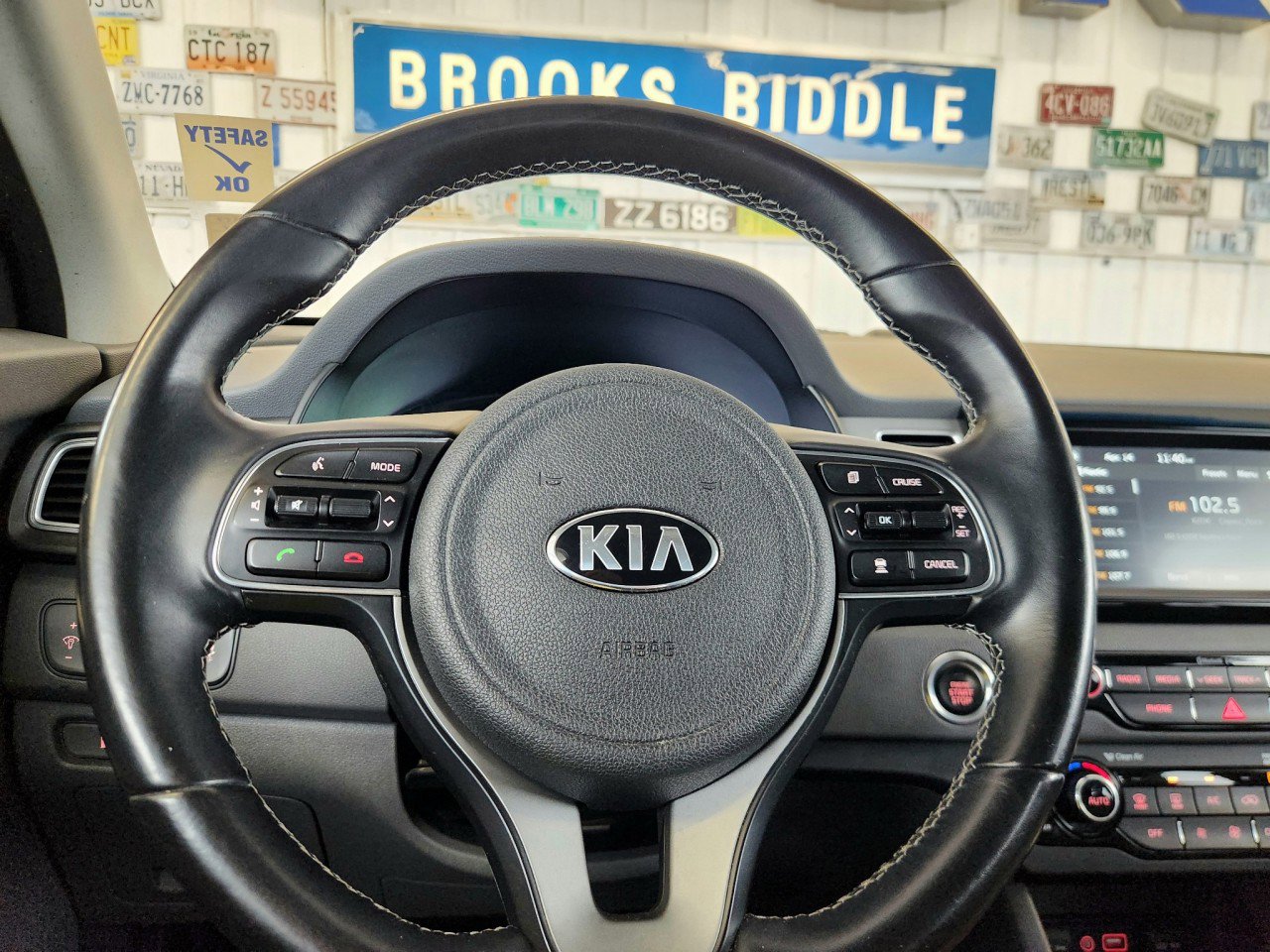 Used 2018 Kia Niro LX image 9