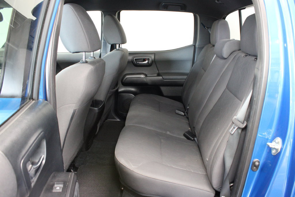 Used 2016 Toyota Tacoma SR5 AWD/4WD image 4