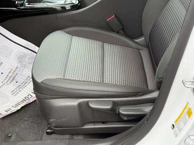 Used 2025 Chevrolet Trax LT w/ Driver Confidence Package image 17