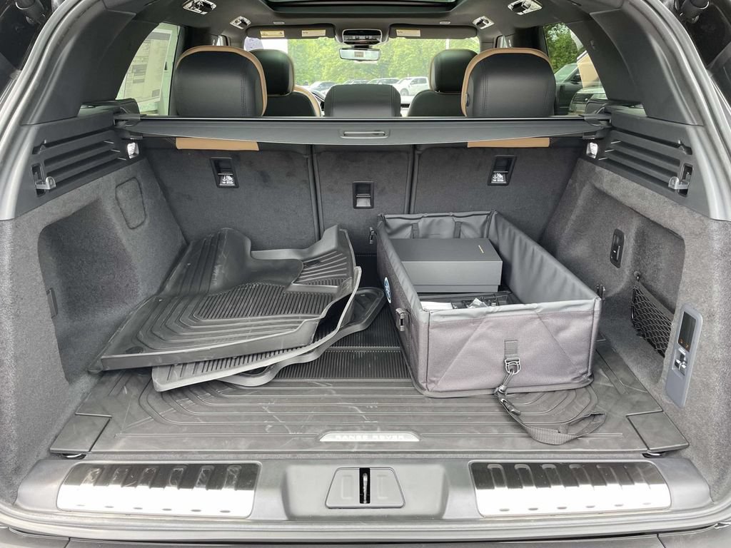 New 2026 Land Rover Range Rover Sport Dynamic SE AWD/4WD image 17