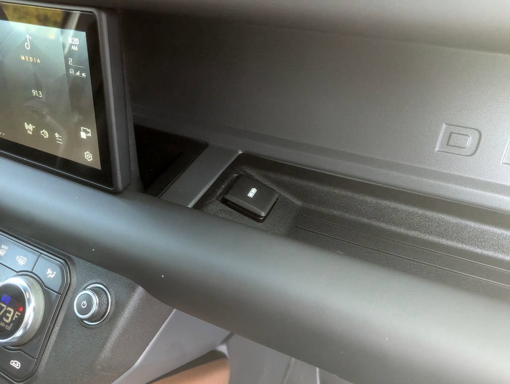 Used 2020 Land Rover Defender 110 X AWD/4WD image 36